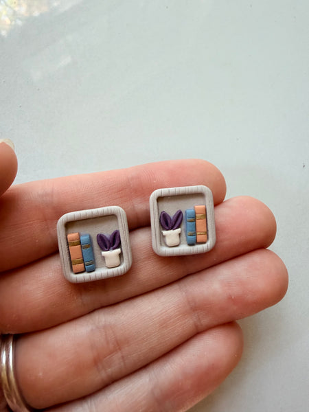 Bookshelf Stud Taupe (Multiple Styles)
