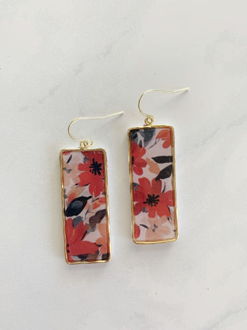 Etta Dangle in Poinsettia