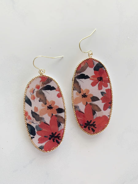 Meadow Dangle in Poinsettia