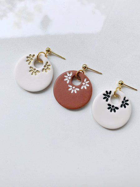 Isabella Earring in Cream/Gold