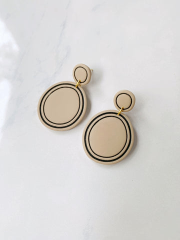 Evelyn Earring in Taupe