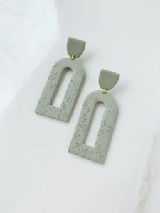 Tayla Arch in Sage