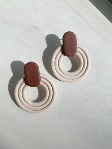 Hallie Earring in Cream/Brown