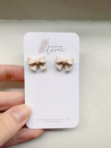 Mini Bow Stud in Cream