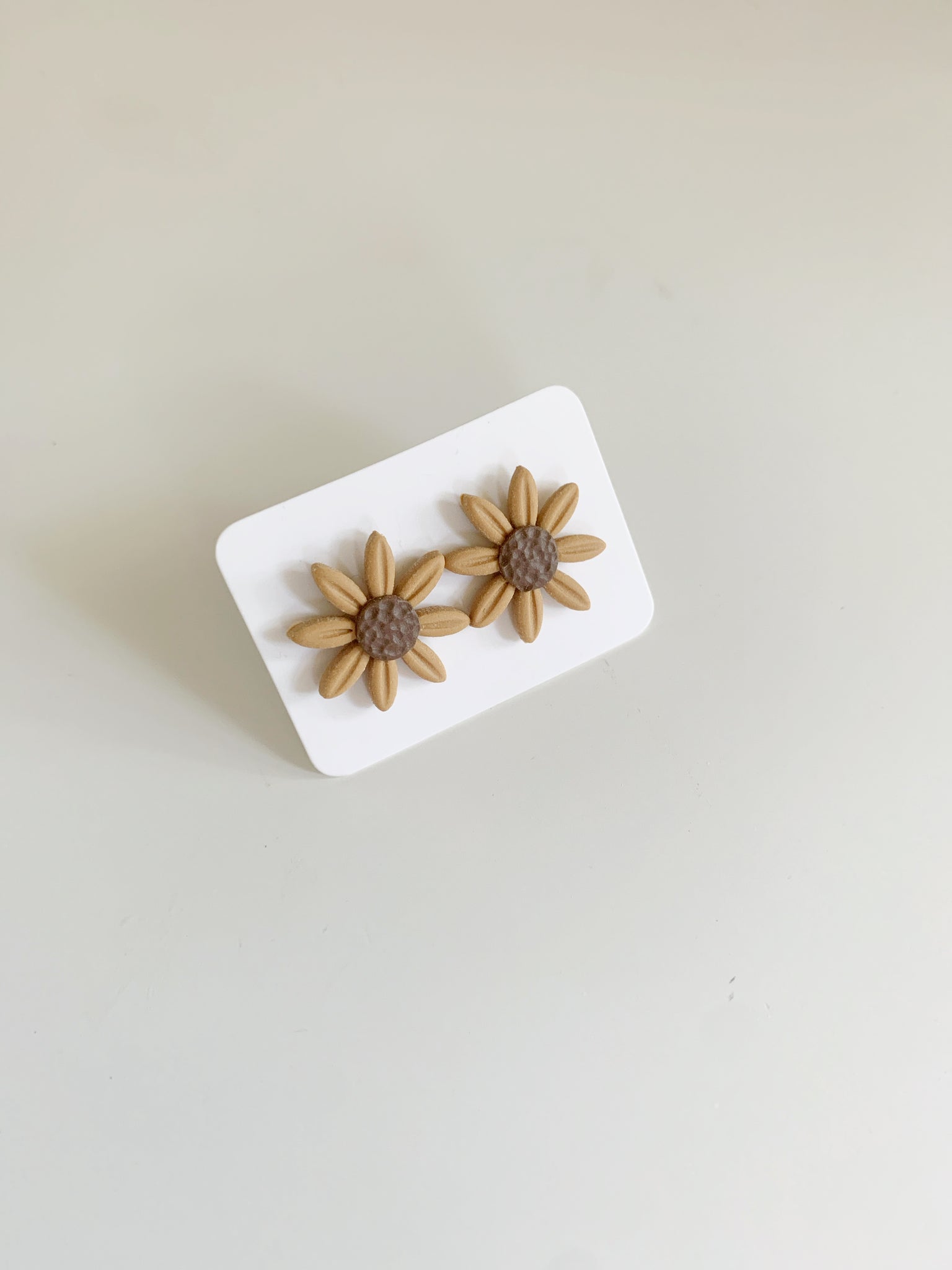 Sunflower stud