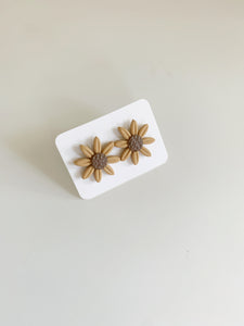 Sunflower stud