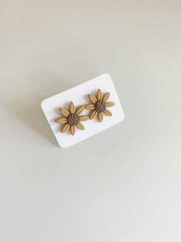 Sunflower stud