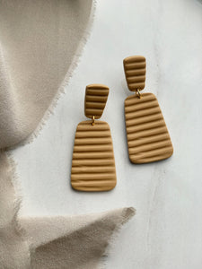 Aubree Ribbed Earring