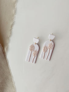 Claire Pampas Earring in White Granite