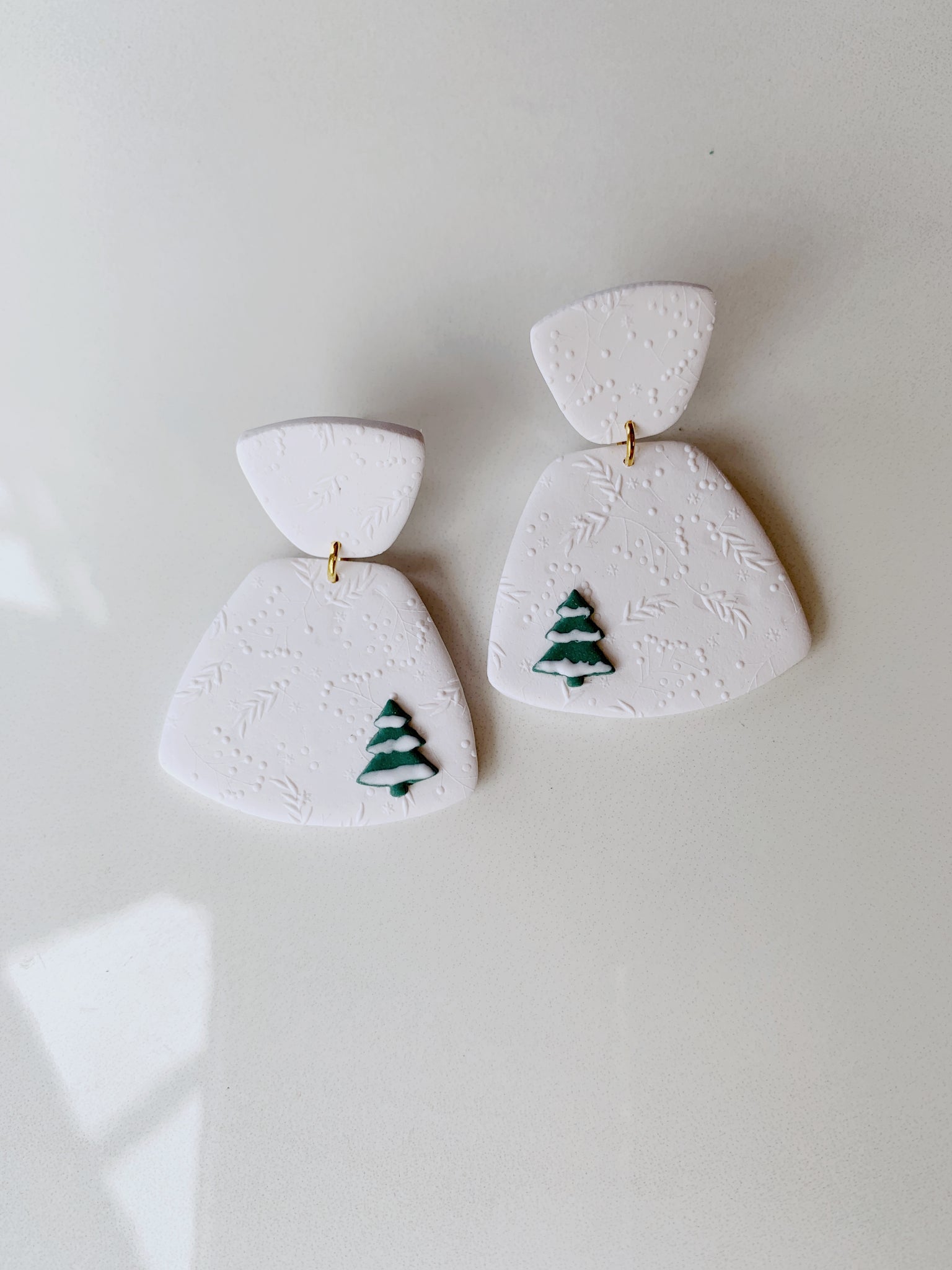 Phoebe Holiday Earring in White