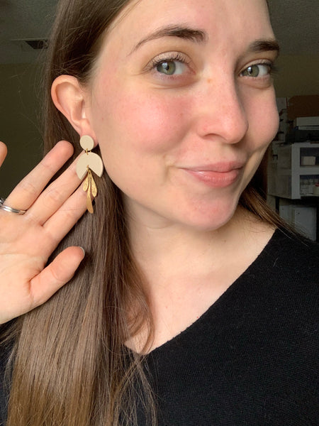 Elsie Mini Earring in White Granite
